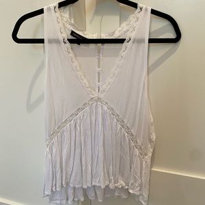 White Kendall & Kylie tank top size small.